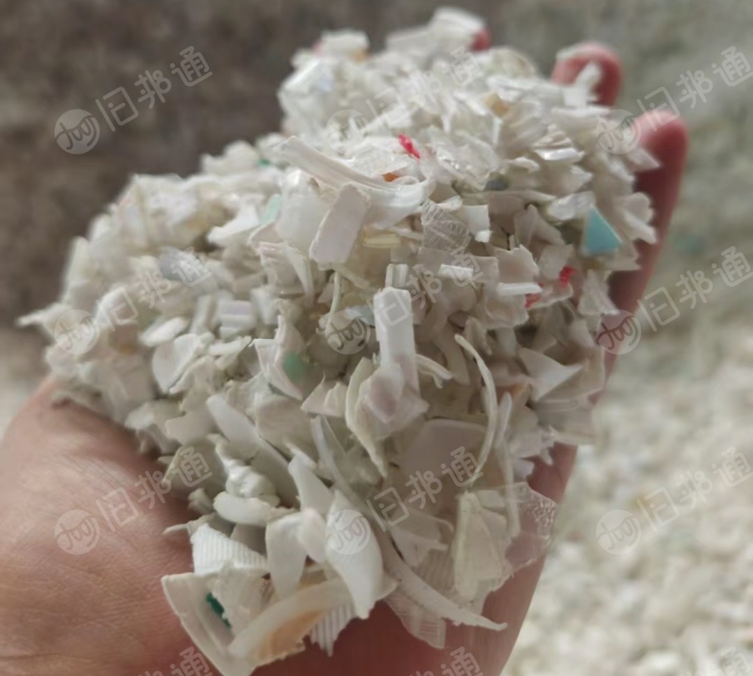 售分色PE瓶盖破碎料，低压破碎料