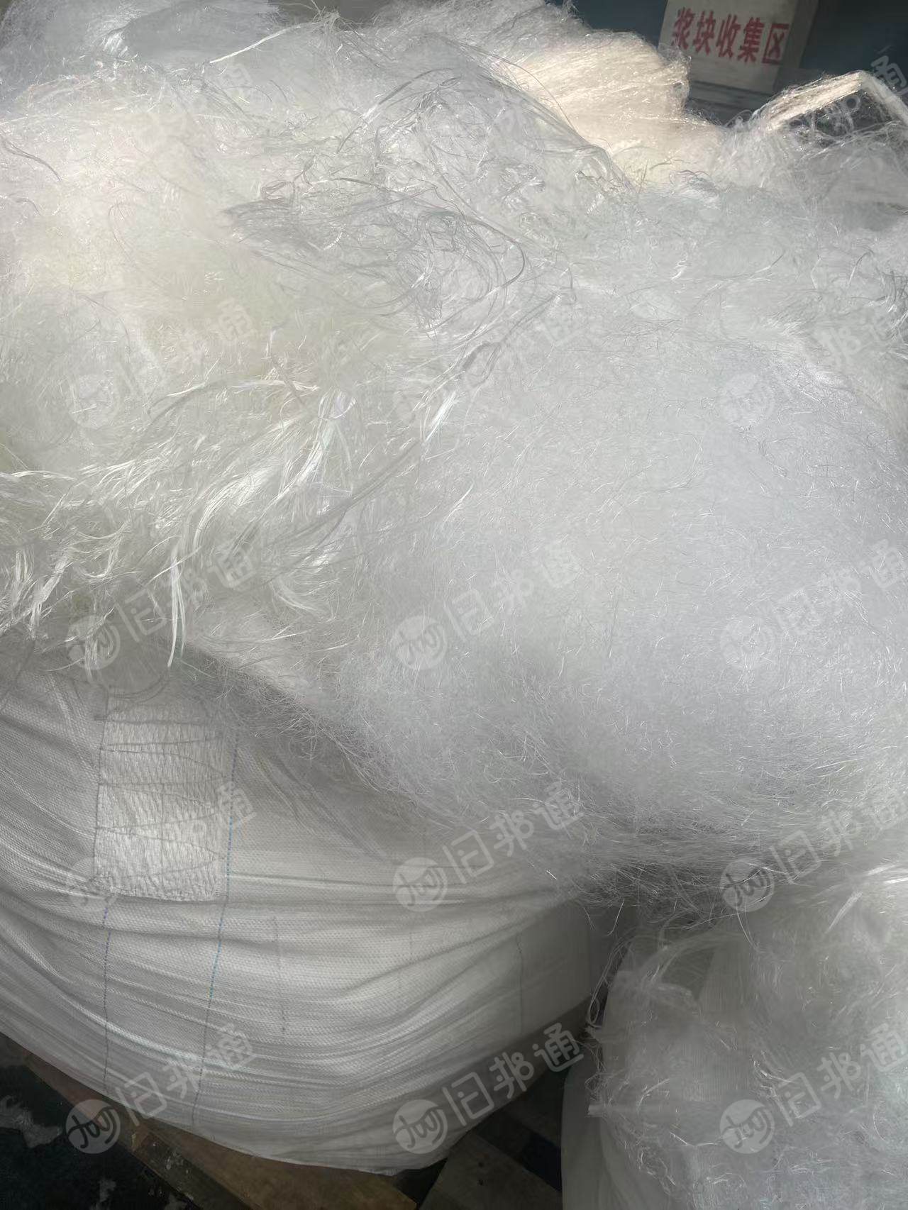 厂家长期出售涤纶丝民用丝，涤纶废丝，服装纺纱下来的，有干丝水丝，每个月有近100吨货，货在浙江杭州