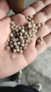 出售PE颗粒，过3层80目，月供几十吨，可以用来吹膜