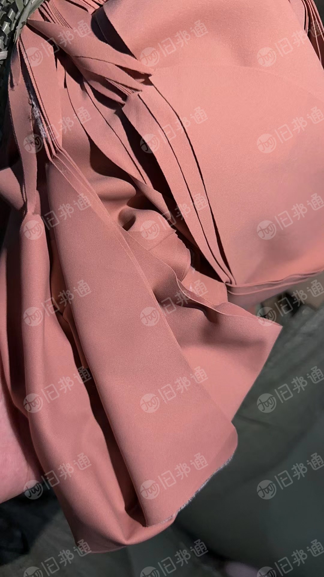 长期大量出售2020泳装废布，锦氨废布，泳装布边角料，现货几千吨。