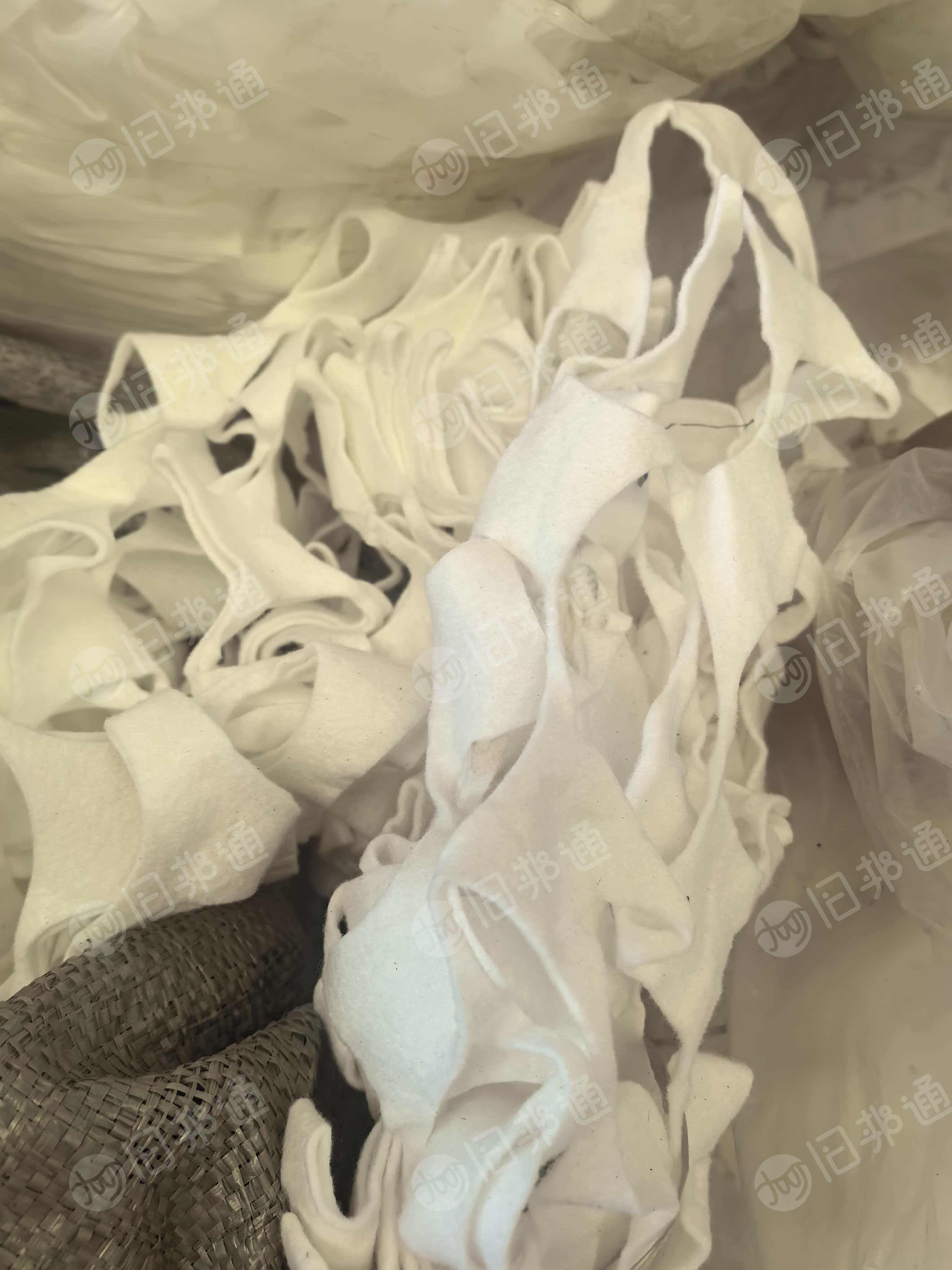 出售涤纶废布，布头，可以用来开花，团粒，现货10几吨