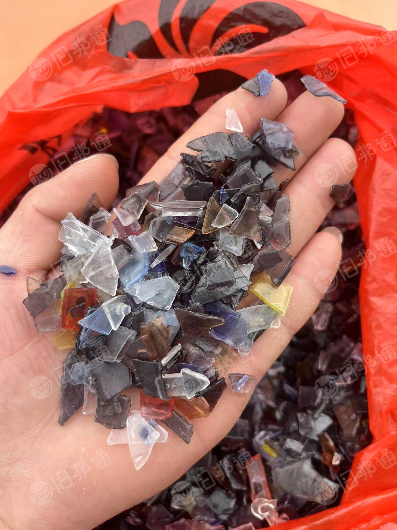 出售PC眼镜片破碎料， 去涂层，月供60吨