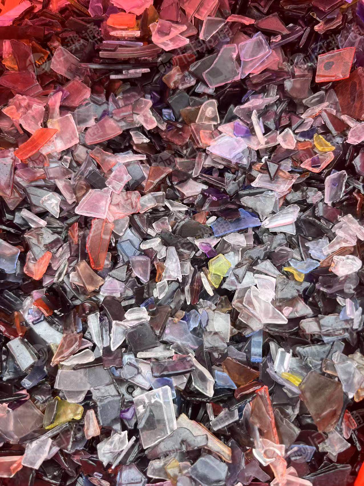 出售PC眼镜片破碎料， 去涂层，月供60吨