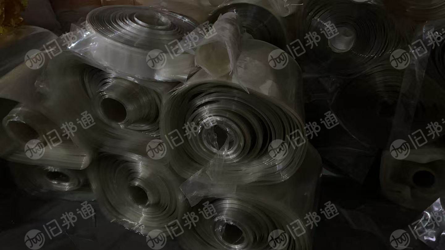 出售透明纯PET膜废料，卷材，厚度四十几个丝，现货六米八一车