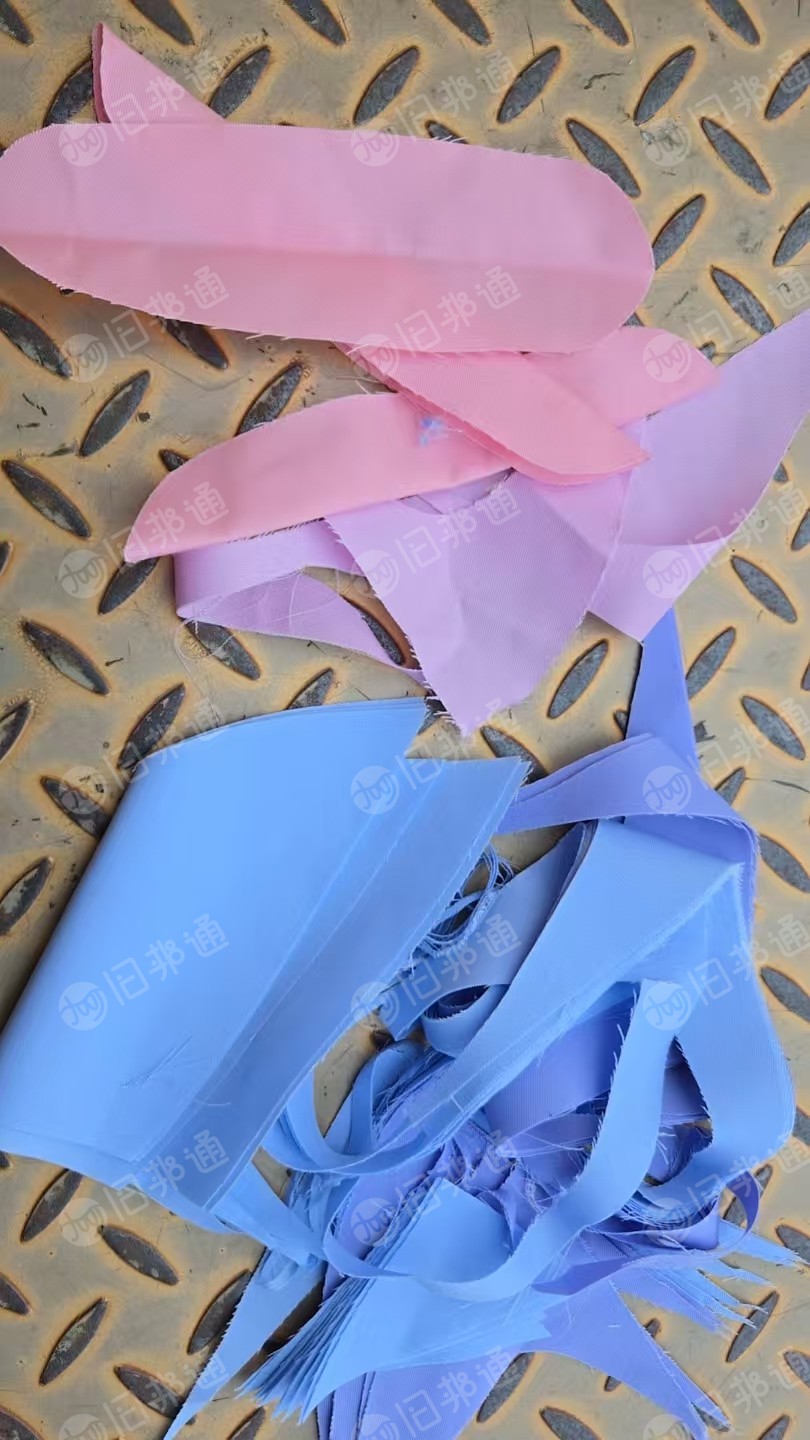 长期出售做白大褂的涤棉废布，针织废布，涤棉边角料，涤棉，白色现货4吨多，也有浅色的卖