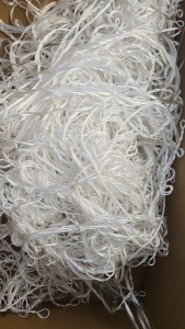 长期出售丙纶废丝，丙纶干丝，涤纶废丝，涤纶工业丝，加起来六七吨，都有分拣开