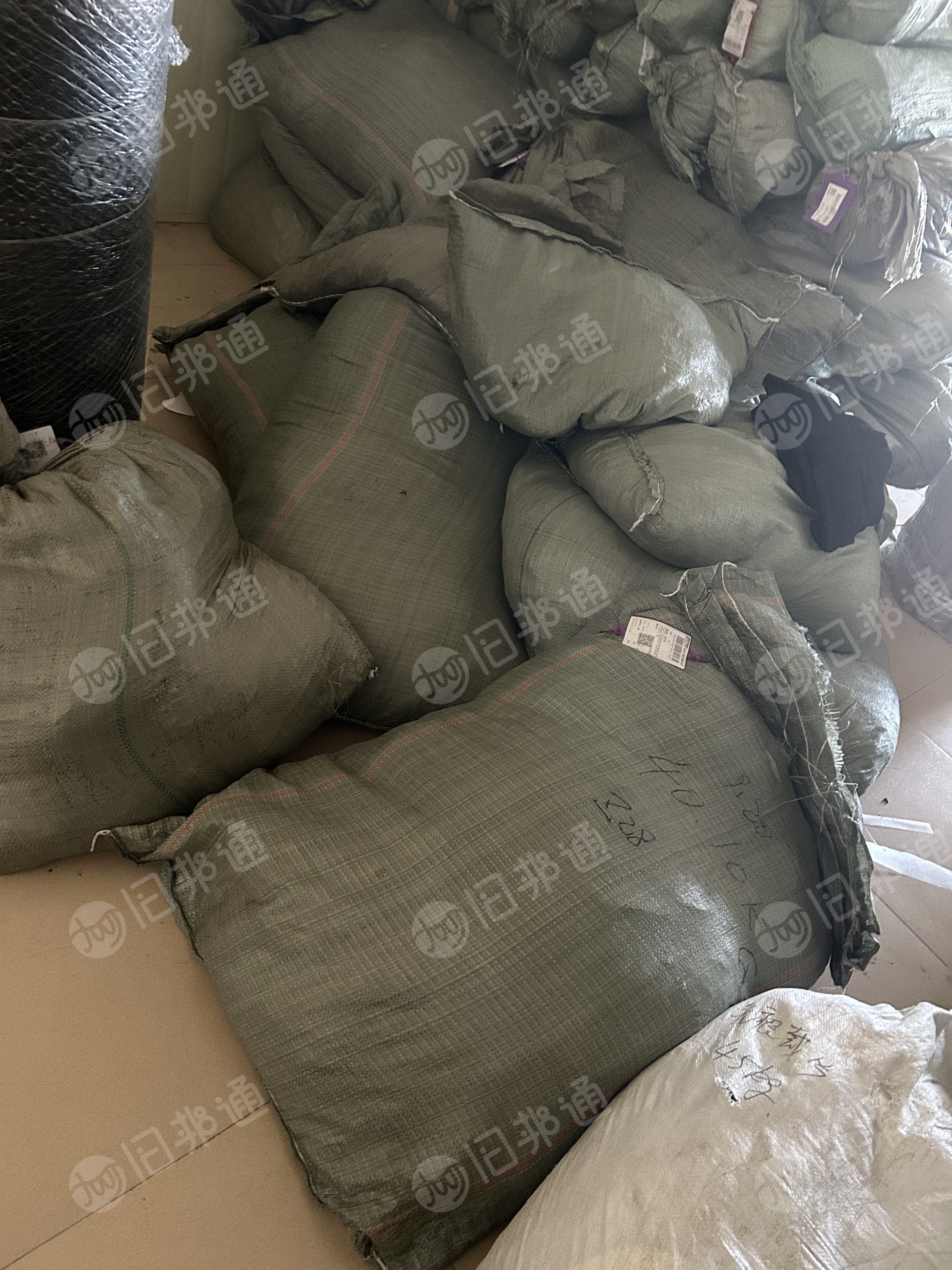 长期出售锦氨泳装布头，锦氨废布，锦氨布块，有一两米几米的，70锦纶30氨纶