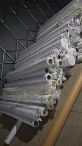 长期求购梭织布类品种，广告布，PVC雨衣布，箱包布，帐篷布，衬布，雨伞布涂银，涂层布，欢迎来电！