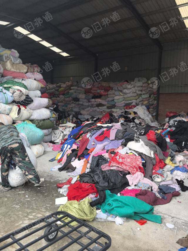长期回收旧衣服统货，旧衣服分拣货，全品类都回收，附近300公里优先