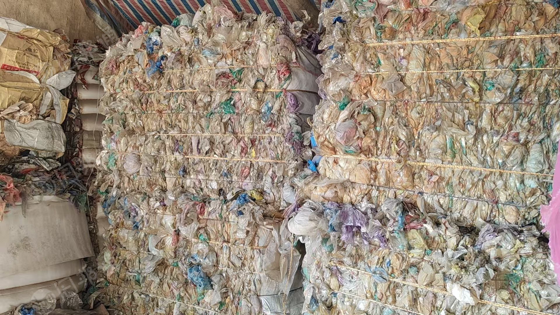 出售水洗PE膜废料，装稀土的高低压膜混打