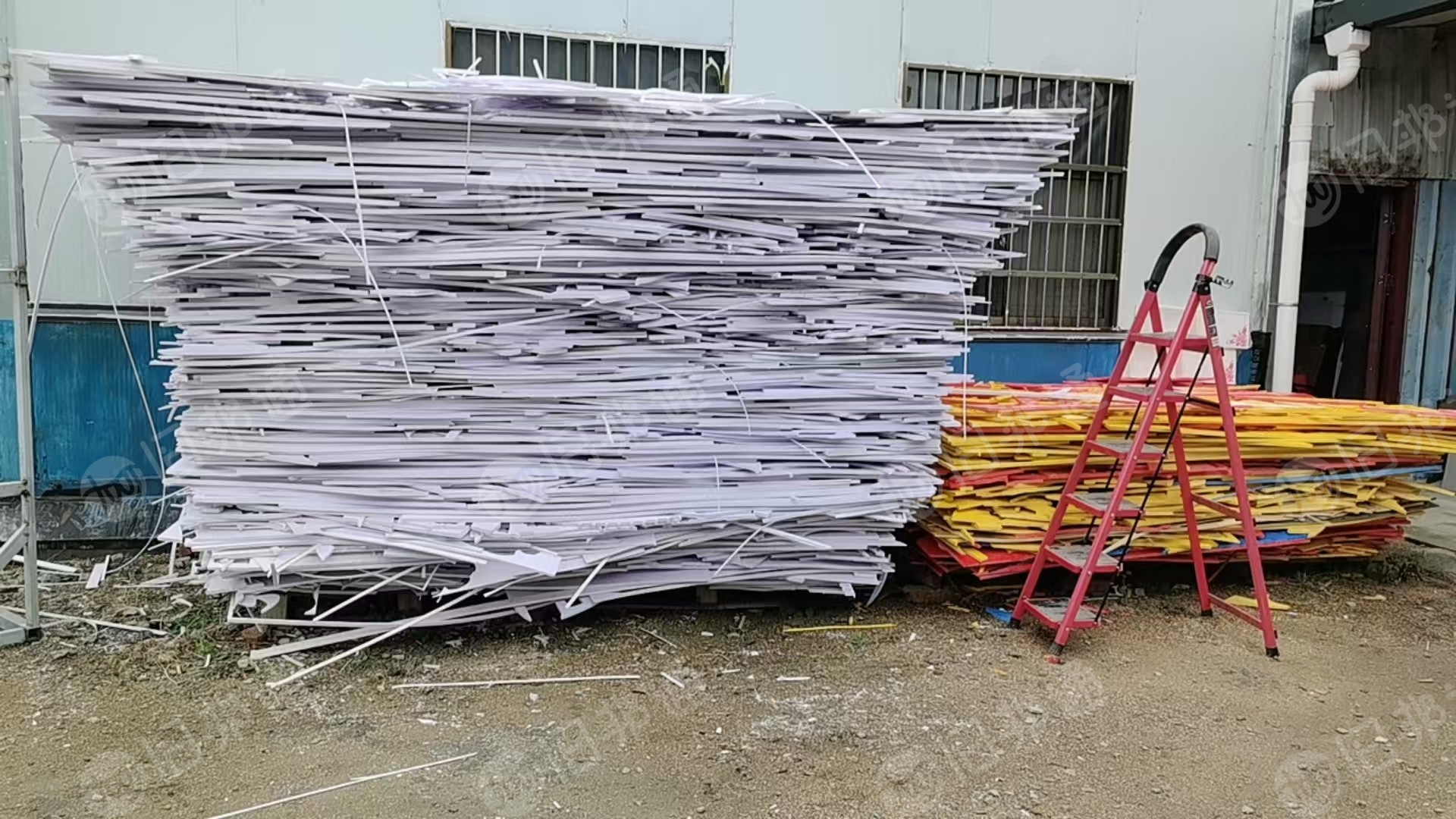 出售PVC板材废料，发泡板废料，长期有货，是自己厂加工板材厂下来
