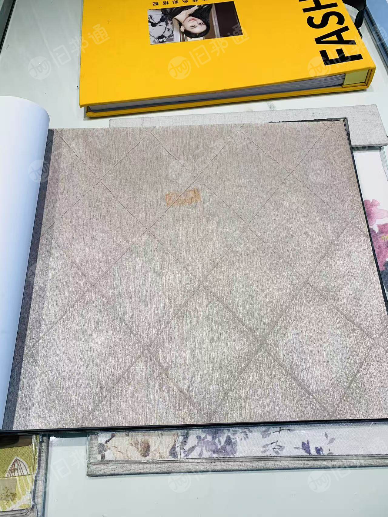 出售PVC墙纸卷筒料，基本是全新的，现货9.6一车