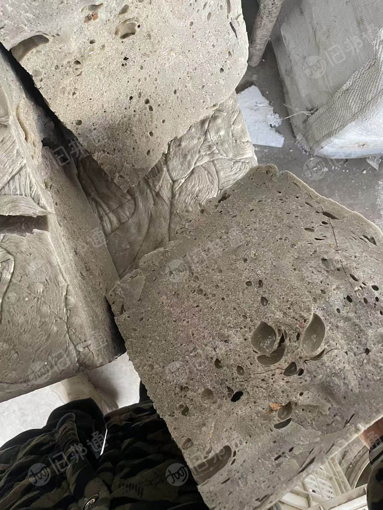 出售EPS热熔块，现货一车6.8米的量，长期有货