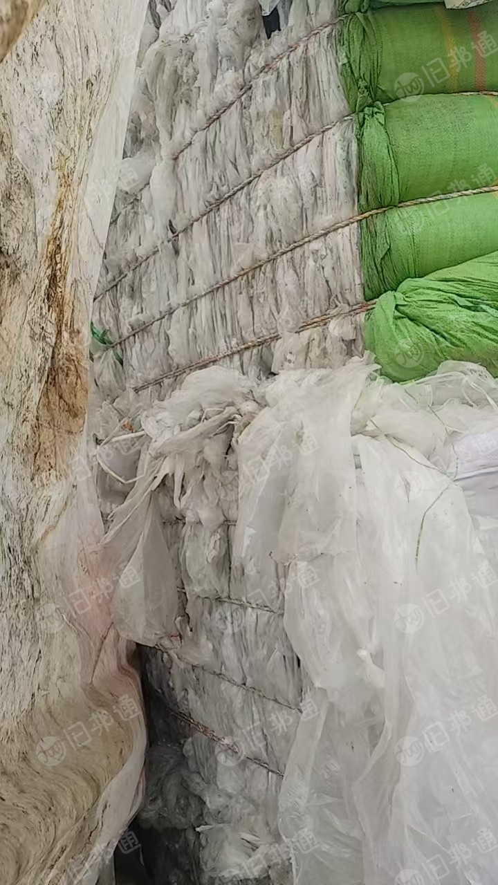 出售水洗的服装高压膜，混有拉力膜，一级二级的都有，现货有40-50吨