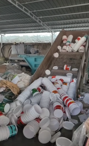 长期出售涂料桶废料，废旧涂料桶，涂料桶毛料