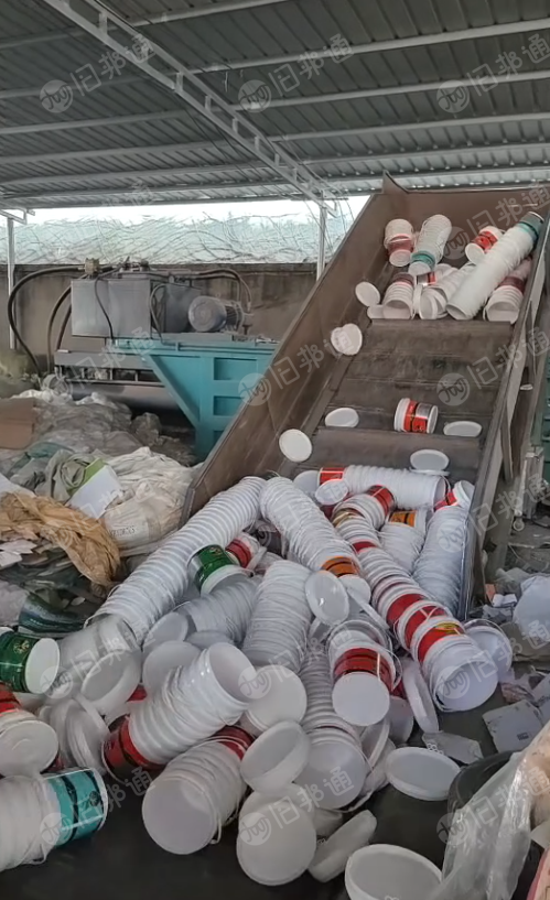 长期出售涂料桶废料，废旧涂料桶，涂料桶毛料