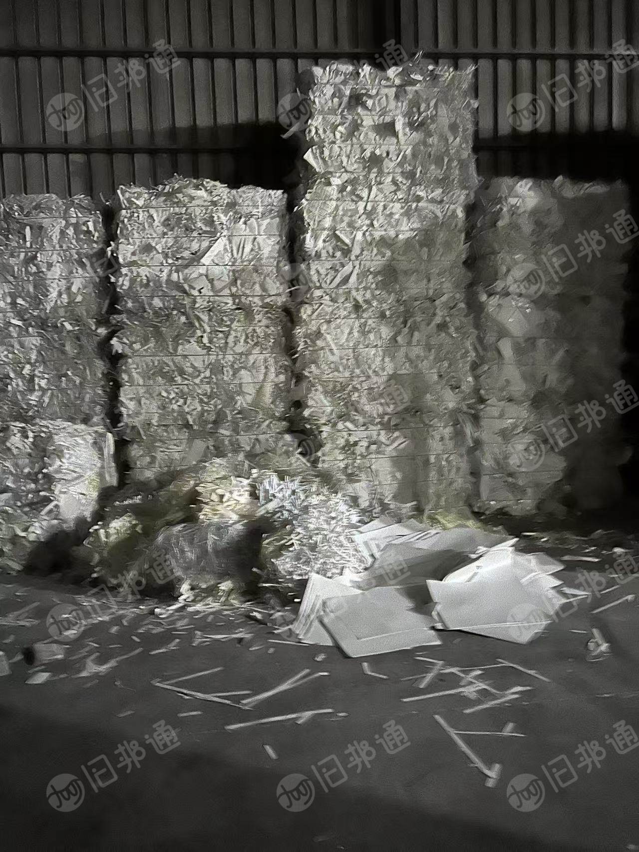 长期出售印刷厂的白卡纸切边料，有无膜纯白，单面膜，双面