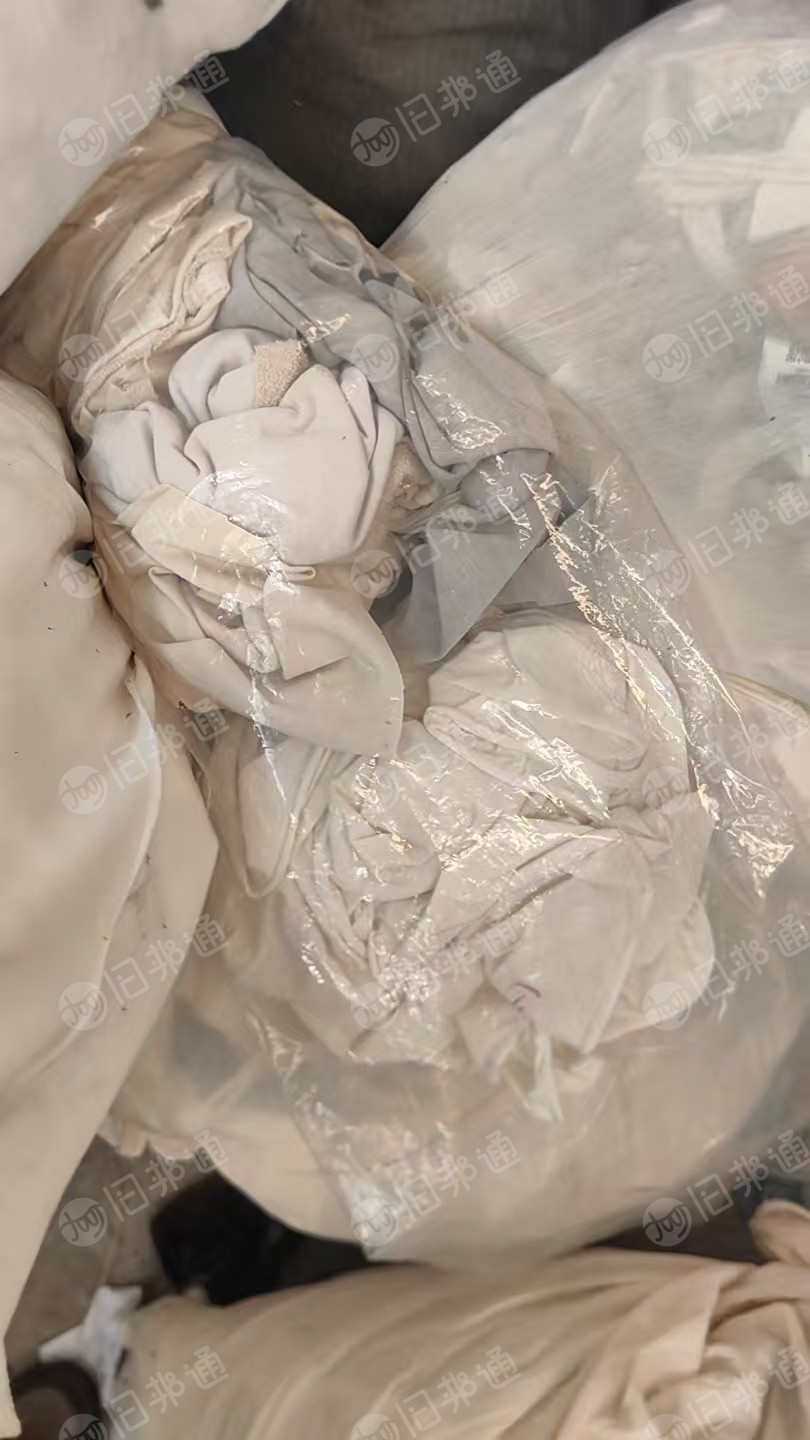长期出售做针织染厂下来的涤棉废布，纯棉废布，统货走，涤棉棉含量在40-60左右，月供十几吨