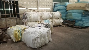 海绵厂长期出售家具海绵边角料，废海绵，月供10吨左右，厂在广东惠州