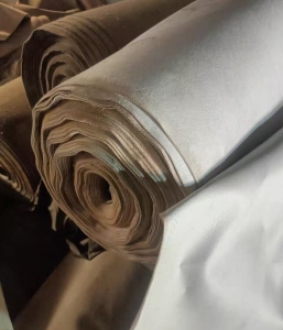 出售库存皮革，PVC皮革，基本是浅色，毛底，现货有20吨左右，货在山东潍坊