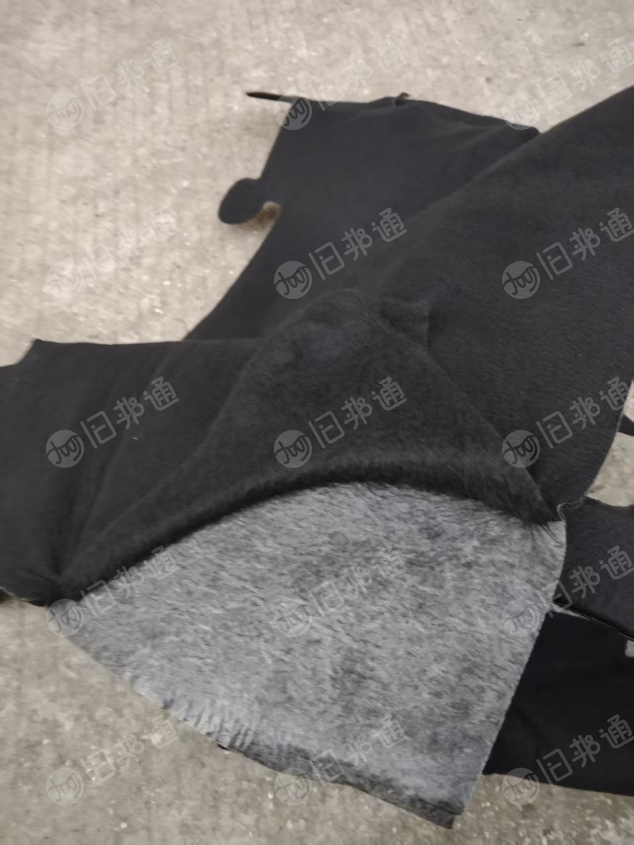 出售PET复合PP汽车内饰料，中间有带一层膜，现货有20吨左右，货在江苏无锡