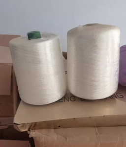 出售白色涤纶库存丝，加捻丝，含捻80，涤纶丝，货在河北衡水
