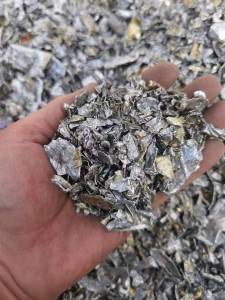 出售生活杂铁和花盒破碎下来的破碎铝