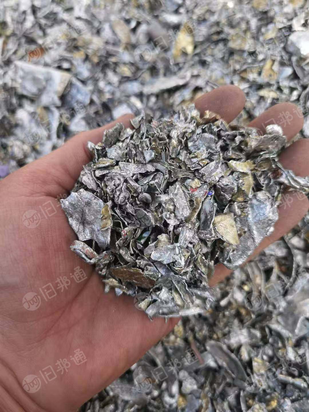 出售生活杂铁和花盒破碎下来的破碎铝