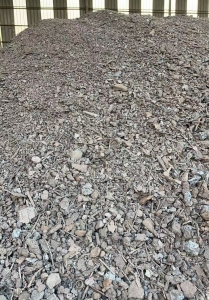 出售过筛割渣块料，含铁70