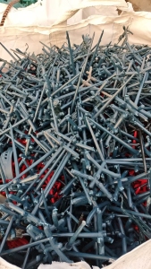 出售尼龙水口料，工具厂下来的，单6， 现货10来吨