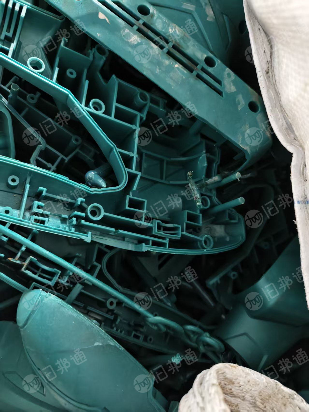 出售尼龙水口料，工具厂下来的，单6， 现货10来吨