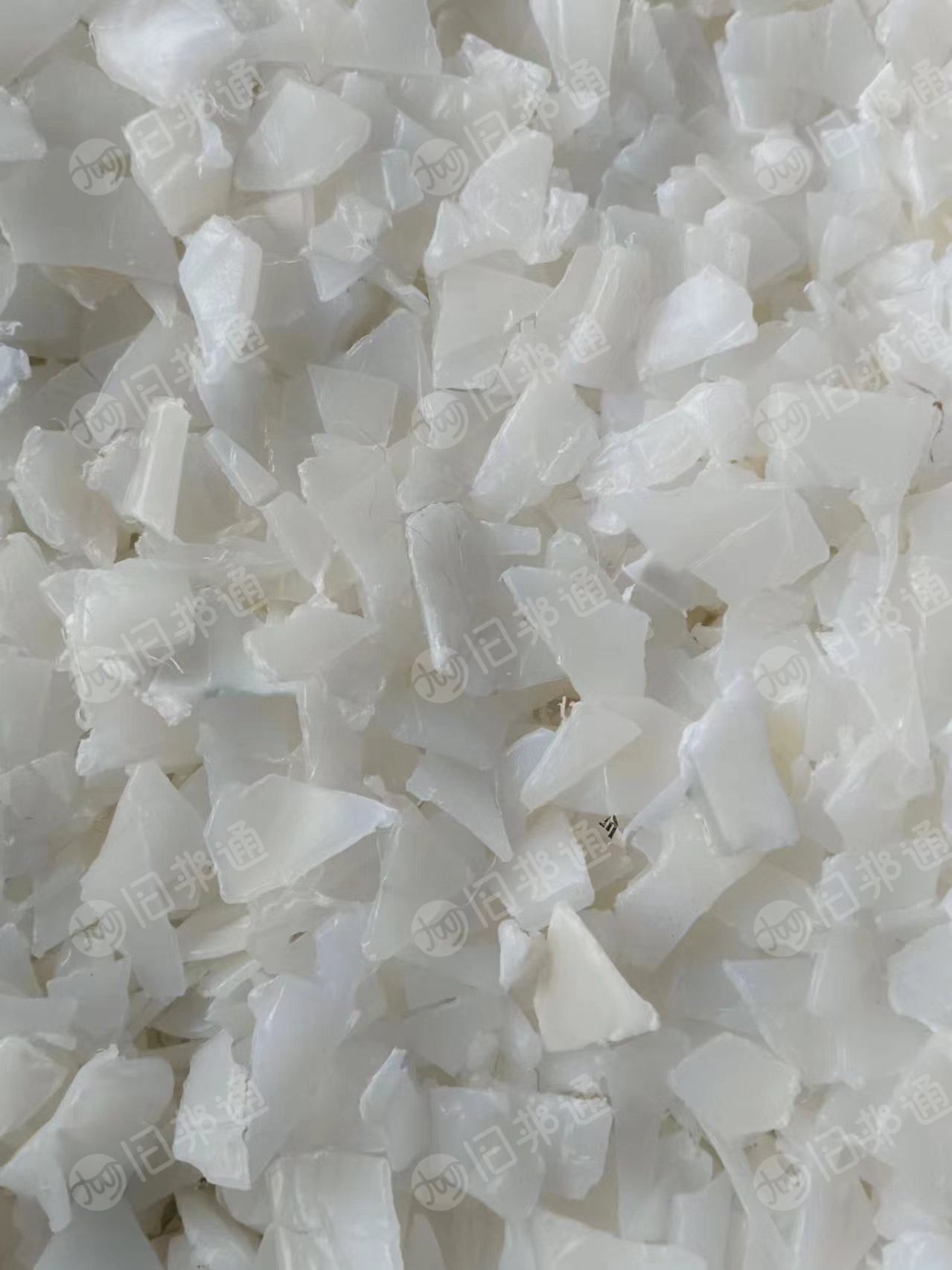 出售低压PE破碎料，水粉透析桶破碎料，尿素桶和透析桶混粉，长期有货