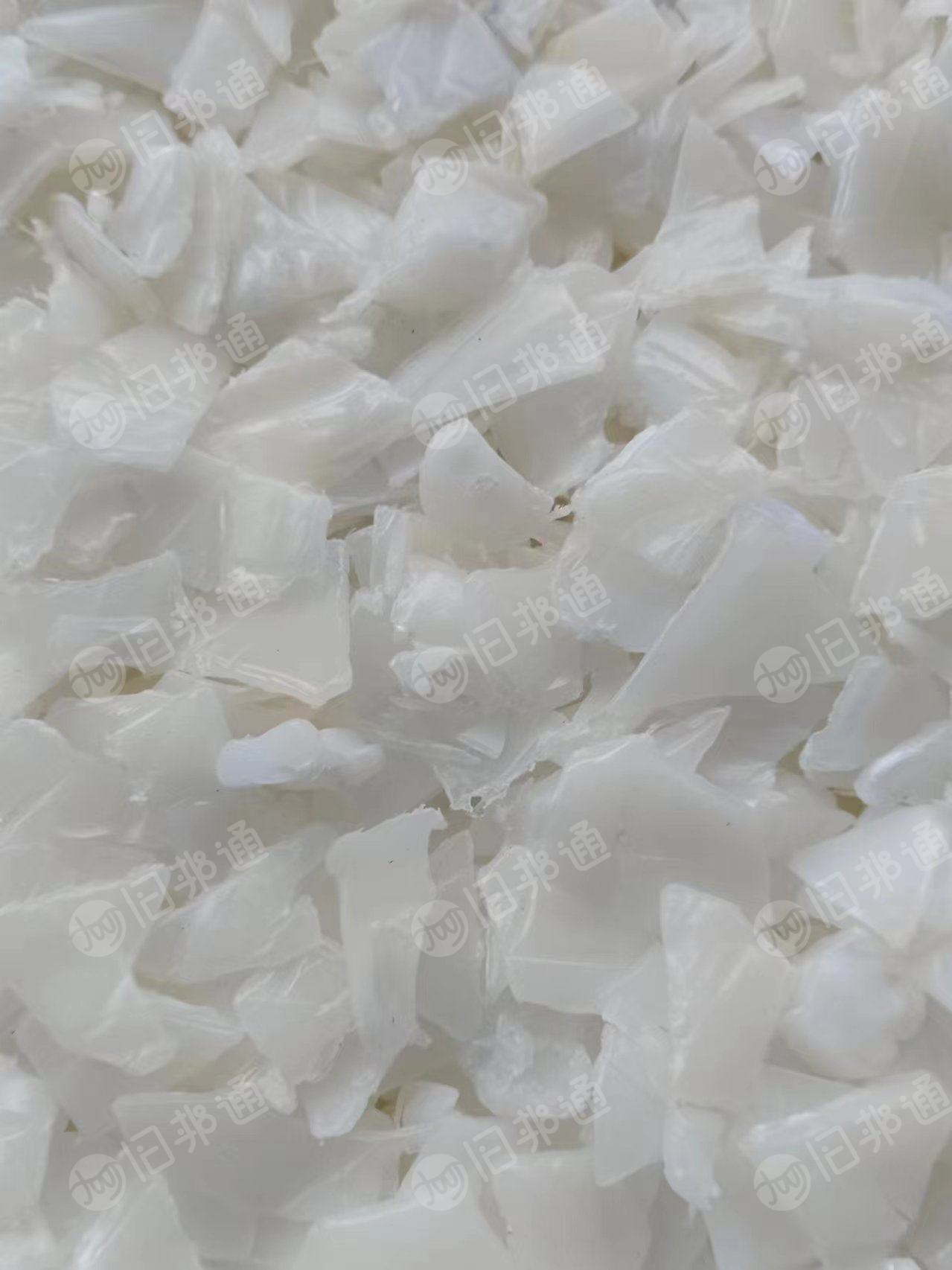 出售低压PE破碎料，水粉透析桶破碎料，尿素桶和透析桶混粉，长期有货