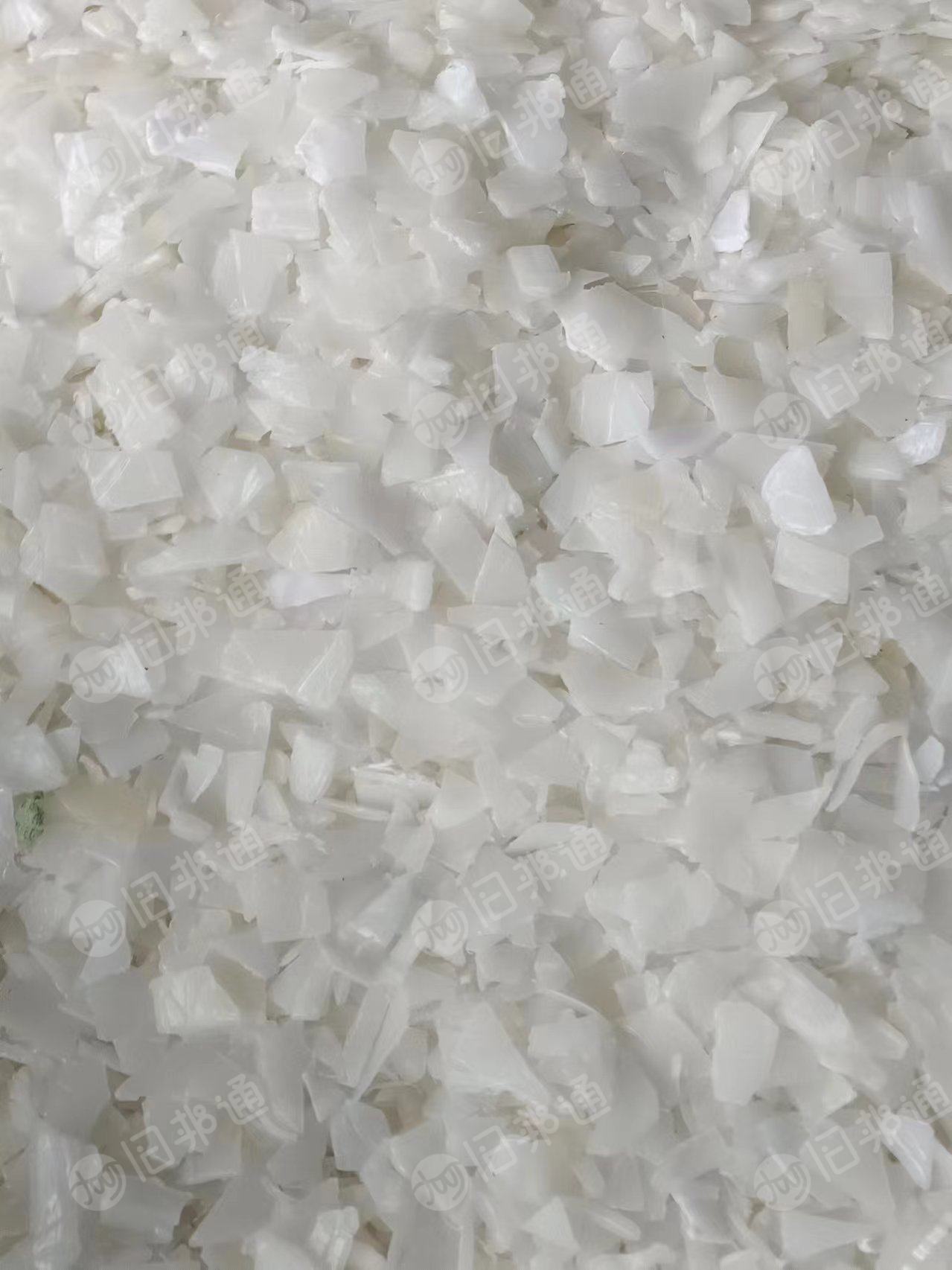 出售低压PE破碎料，水粉透析桶破碎料，尿素桶和透析桶混粉，长期有货