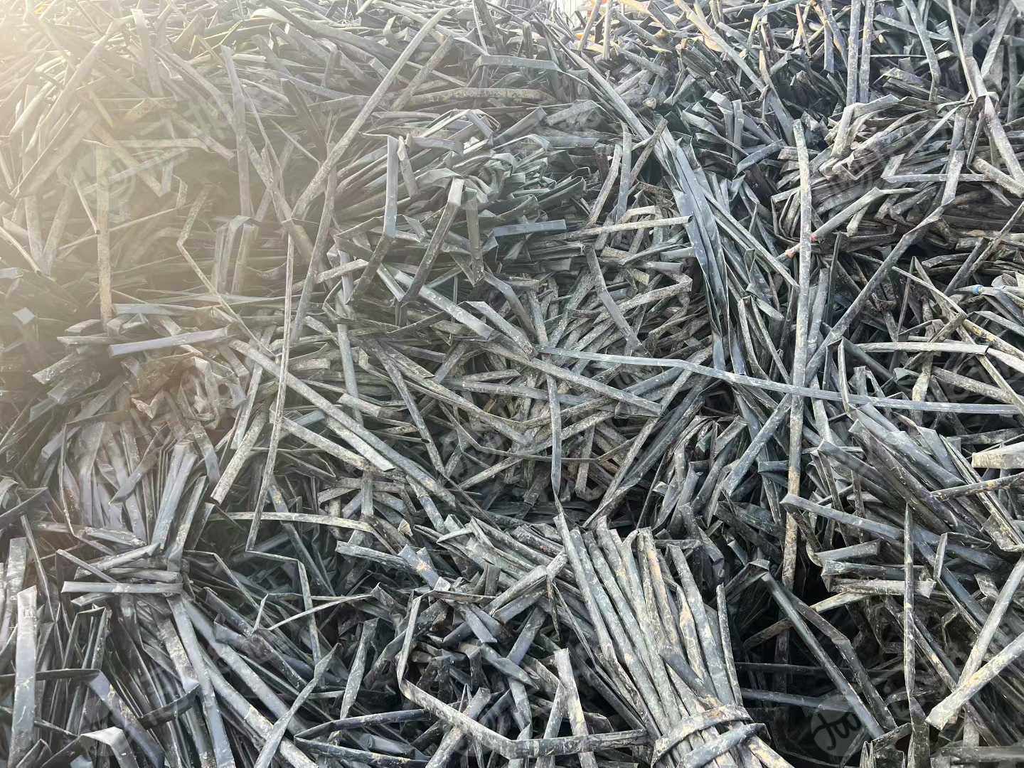 出售纯滴灌带毛料，现货100吨