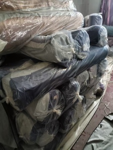 出售外贸遮光窗帘布，库存窗帘布，门幅2.8米，克重500-600，统一坯号，现货有230条