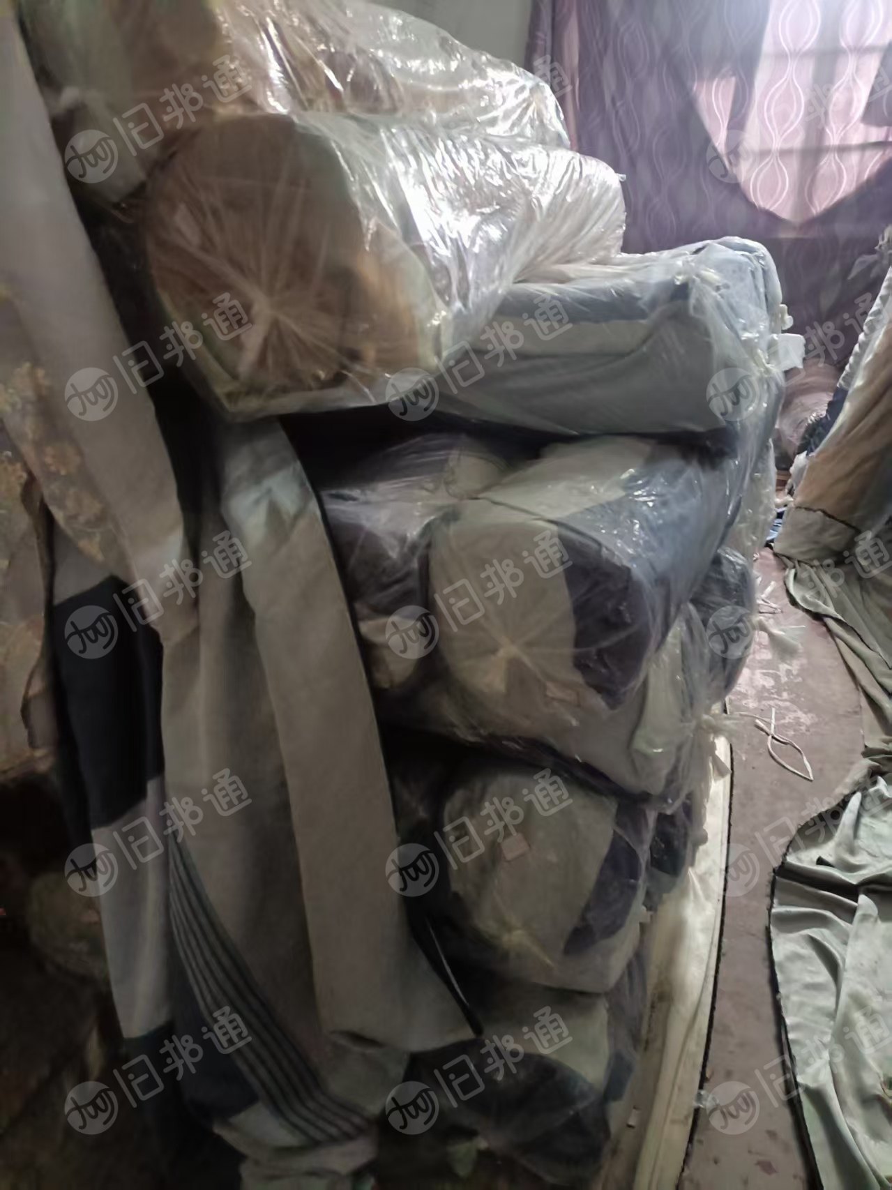 出售外贸遮光窗帘布，库存窗帘布，门幅2.8米，克重500-600，统一坯号，现货有230条