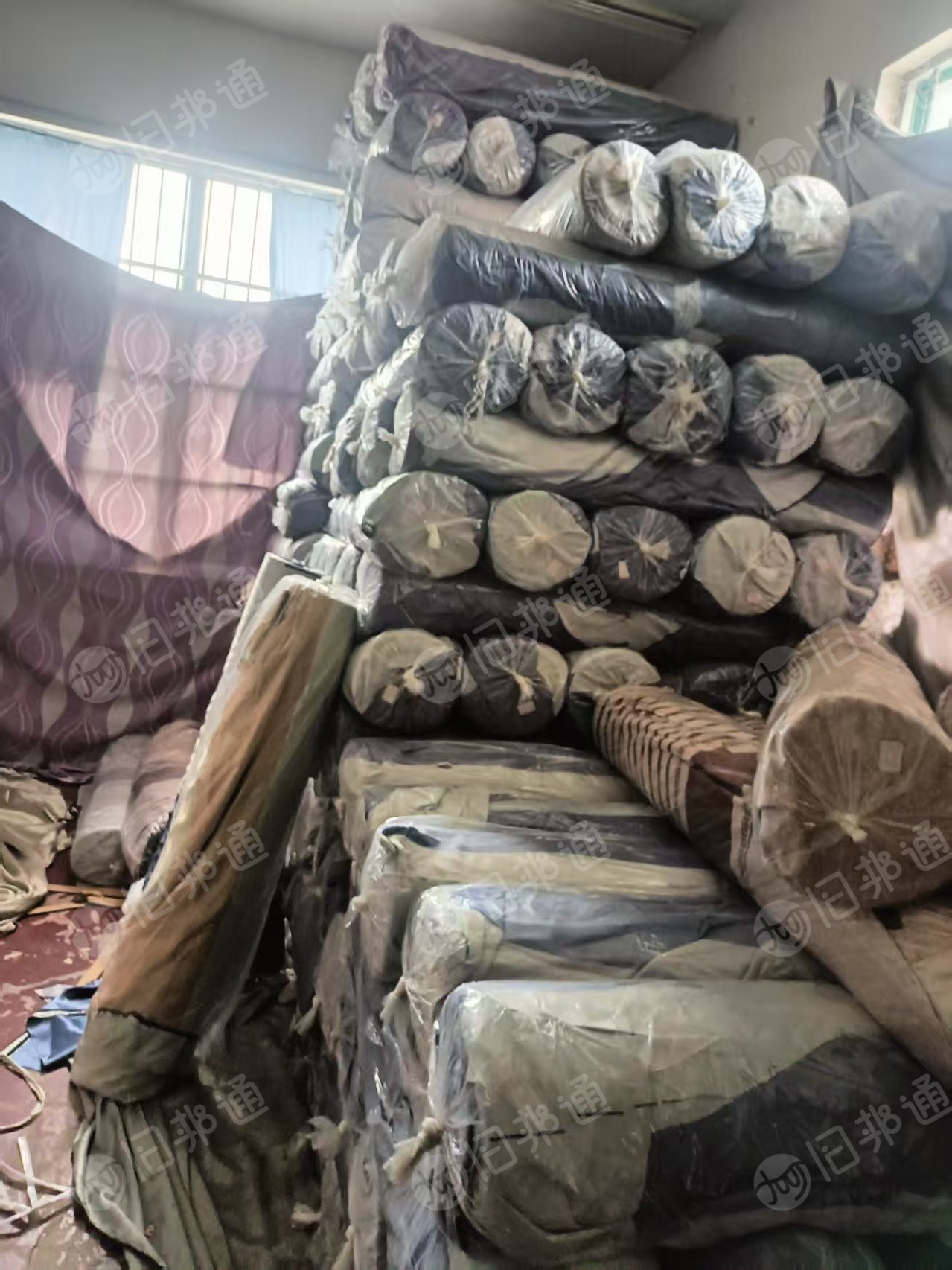 出售外贸遮光窗帘布，库存窗帘布，门幅2.8米，克重500-600，统一坯号，现货有230条