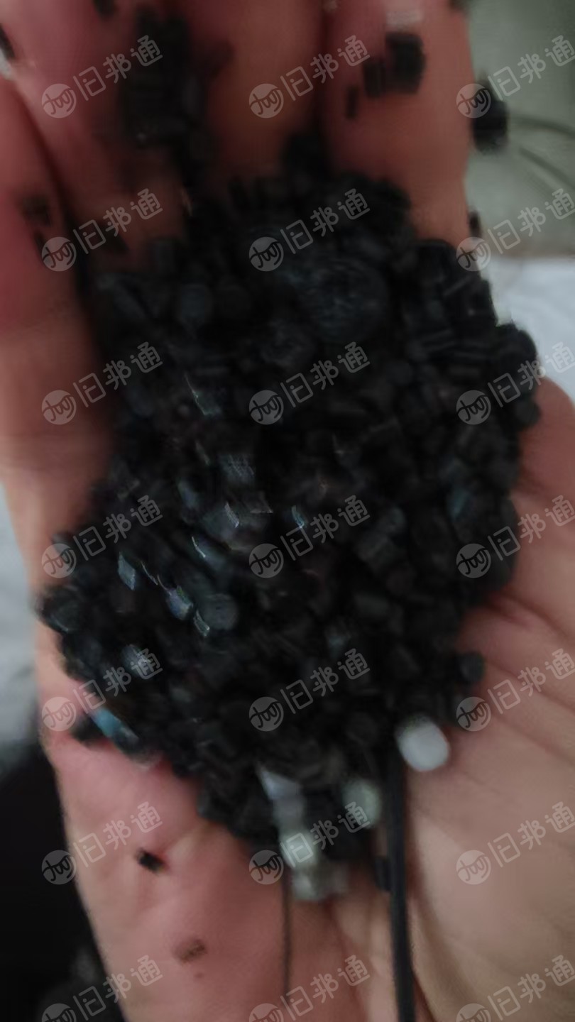 出售珍珠棉颗粒，有黑色的，有大白的，过80目，各10吨