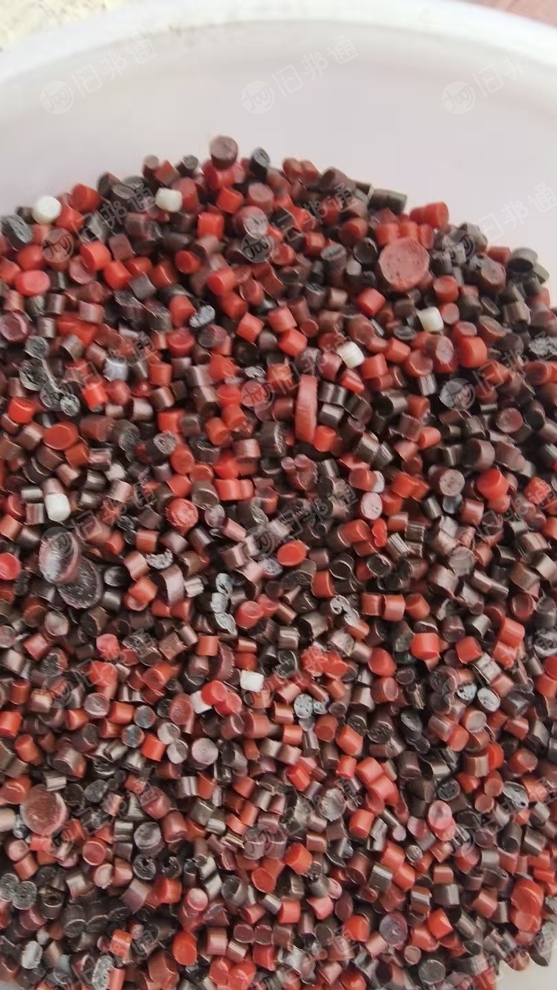 出售珍珠棉颗粒，有黑色的，有大白的，过80目，各10吨