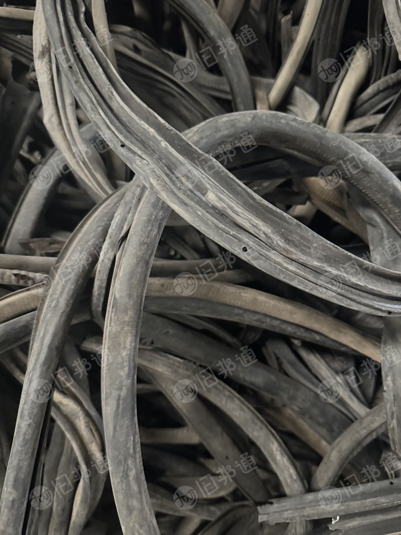 出售废旧汽车车门密封条