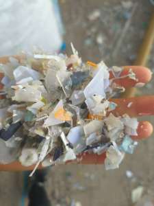 出售PC水桶破碎料，色透PC破碎料，透明聚碳破碎料，现货十几吨
