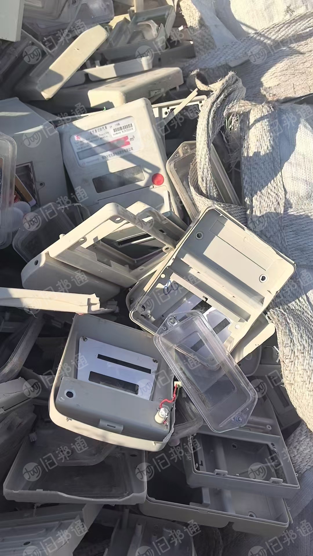 出售POM燃气表塑料，也可破碎后再卖，现货20-30吨，月供20吨