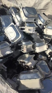 出售POM燃气表塑料，也可破碎后再卖，现货20-30吨，月供20吨