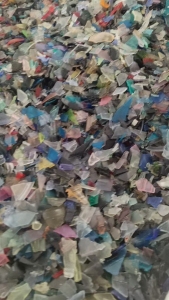 出售各种PC破碎料，PC水桶破碎料长期有货