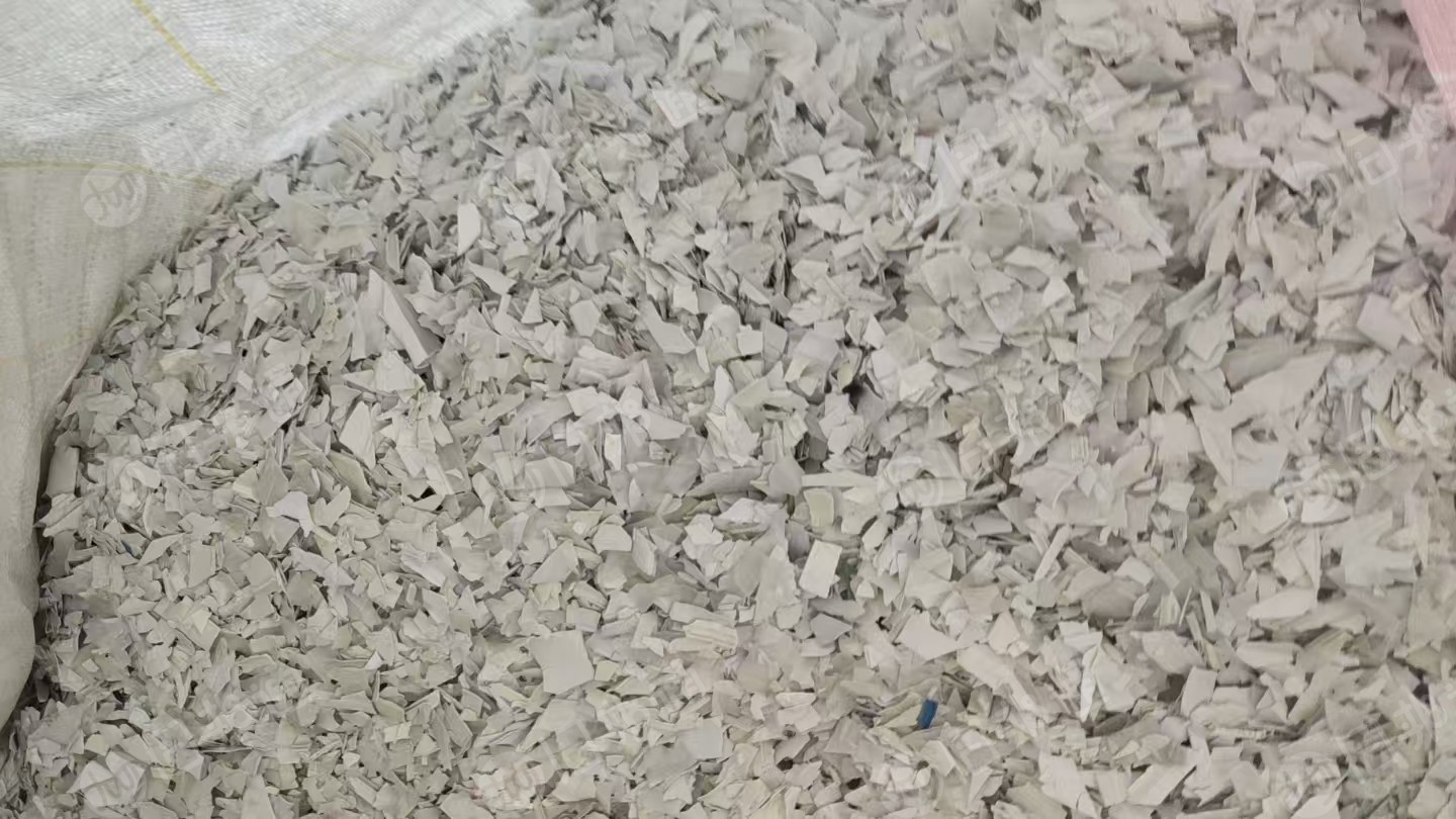 出售各种PC破碎料，PC水桶破碎料长期有货