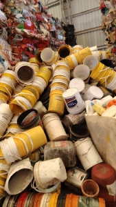 出售纯机油桶压块，现货9吨，月供20吨