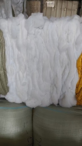 出售喷胶棉边角料，丝棉下脚料，现货有20吨，货在江西南昌