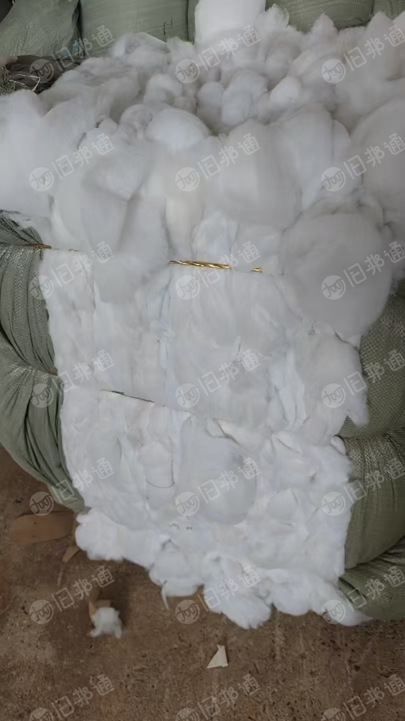 出售喷胶棉边角料，丝棉下脚料，现货有20吨，货在江西南昌