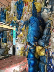 出售一级缠绕膜和干造花膜废料，长期有货